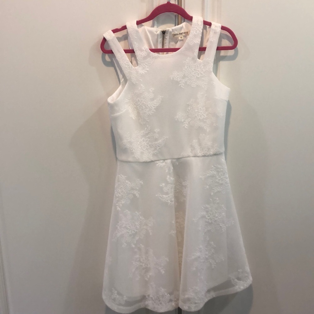 Girl’s Miss Behave white align dress lace tulle.